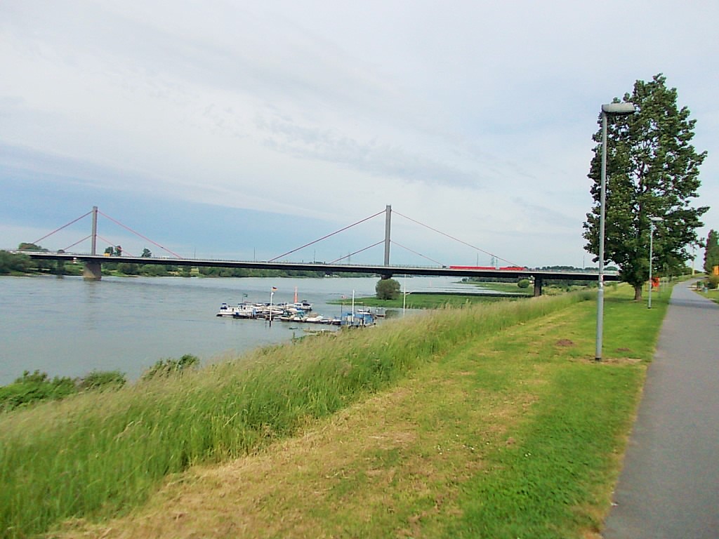 Leverkusen - Rheinbrücke by Felix M.