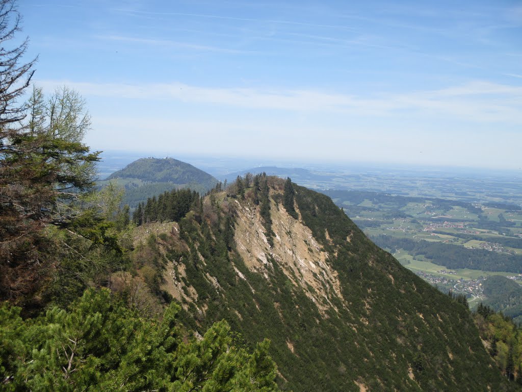 Blick zum Gaisberg (1287m) und Ochsenberg (1487m) by Daniel Gruber