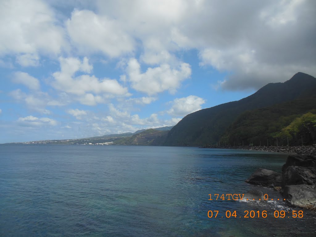 Vieux-Fort, Guadeloupe by 174TGV