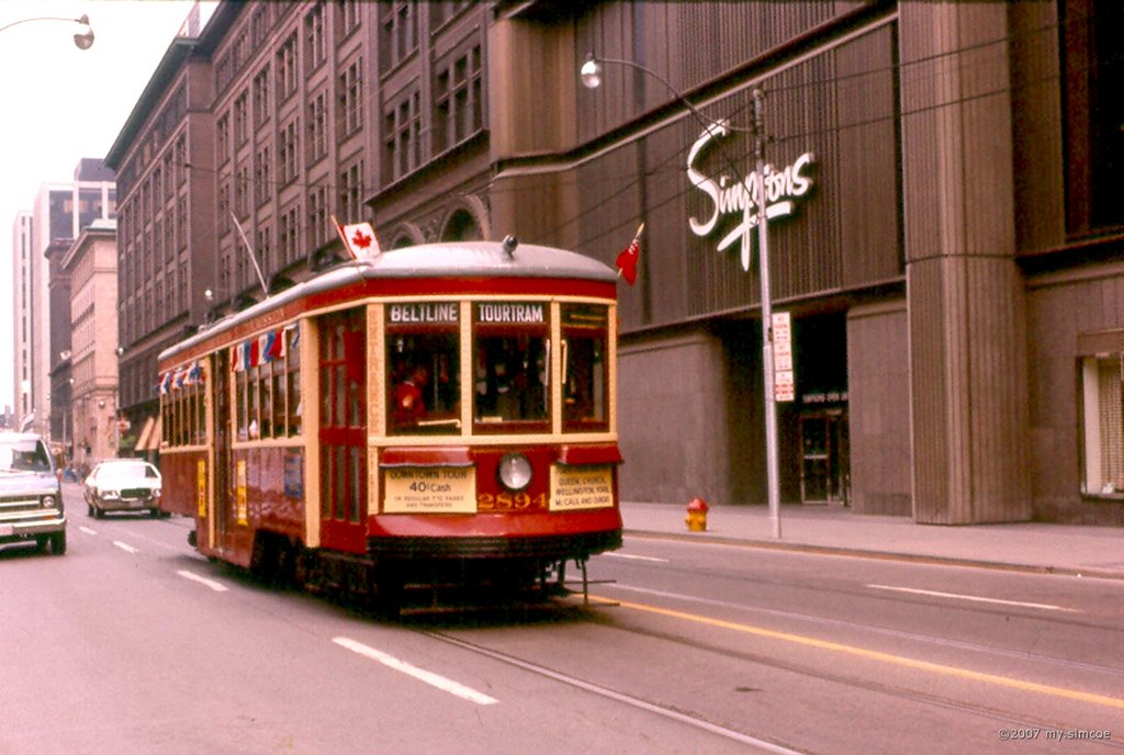 Toronto Streetcar by jerry550