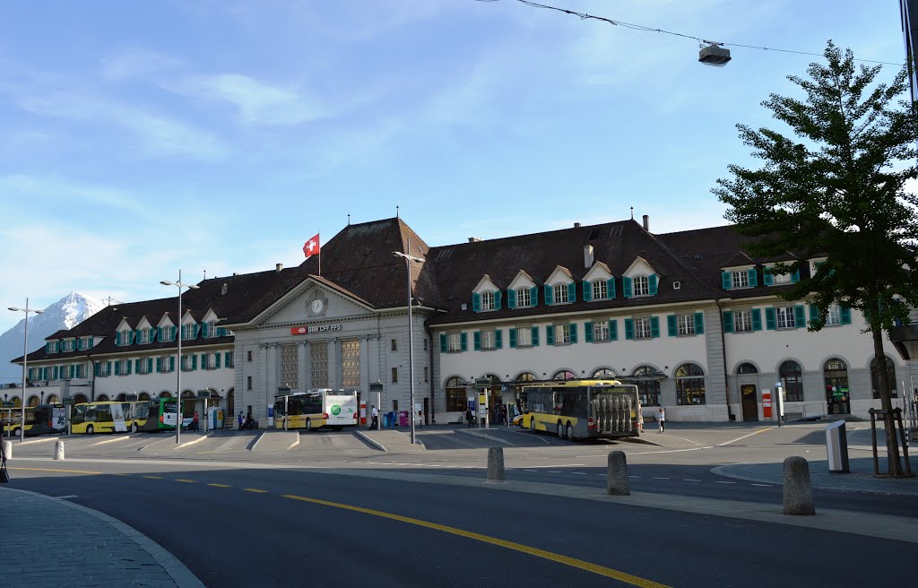 Stazione ferroviaria di Thun by Geo S