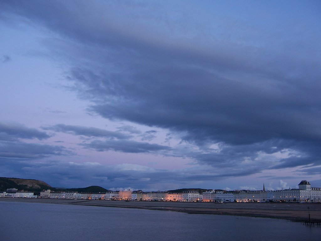 Llandudno by evening by Yvette