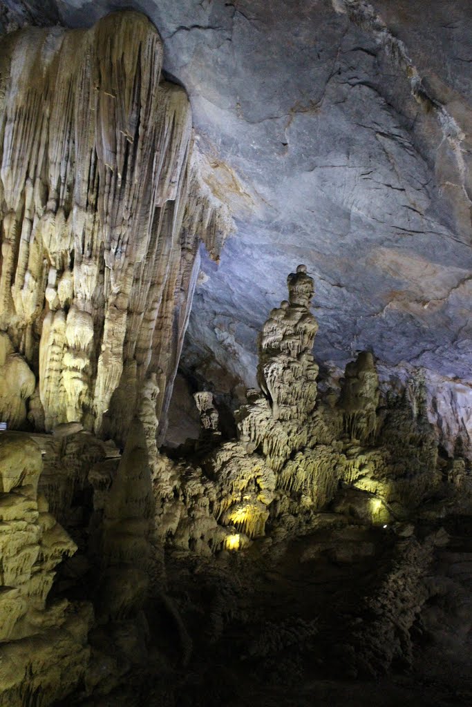 The Paradise Cave - Động Thiên Đường, Sơn Trạch, Quảng Bình by Lân Nguyễn