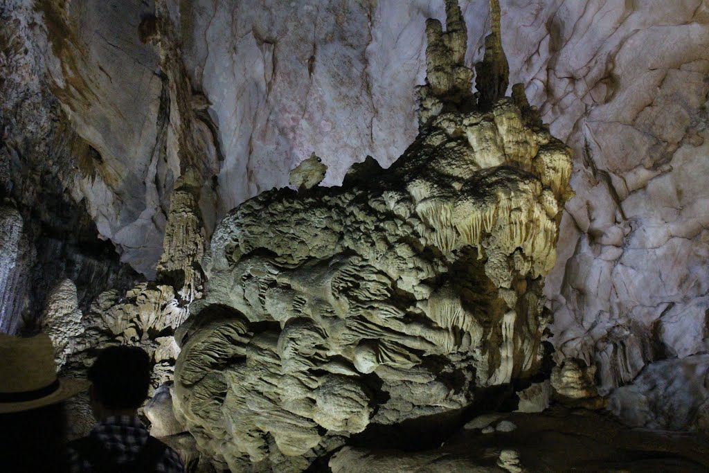 The Paradise Cave - Động Thiên Đường, Sơn Trạch, Quảng Bình by Lân Nguyễn