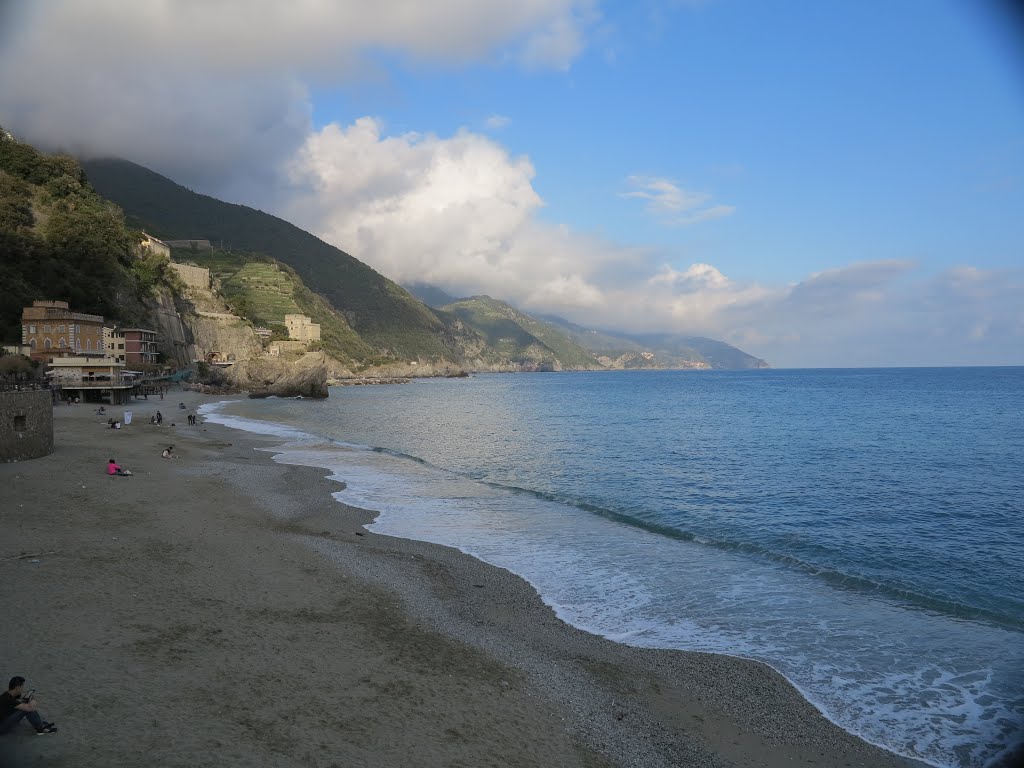 19016 Monterosso al Mare SP, Italy by Hoptzger