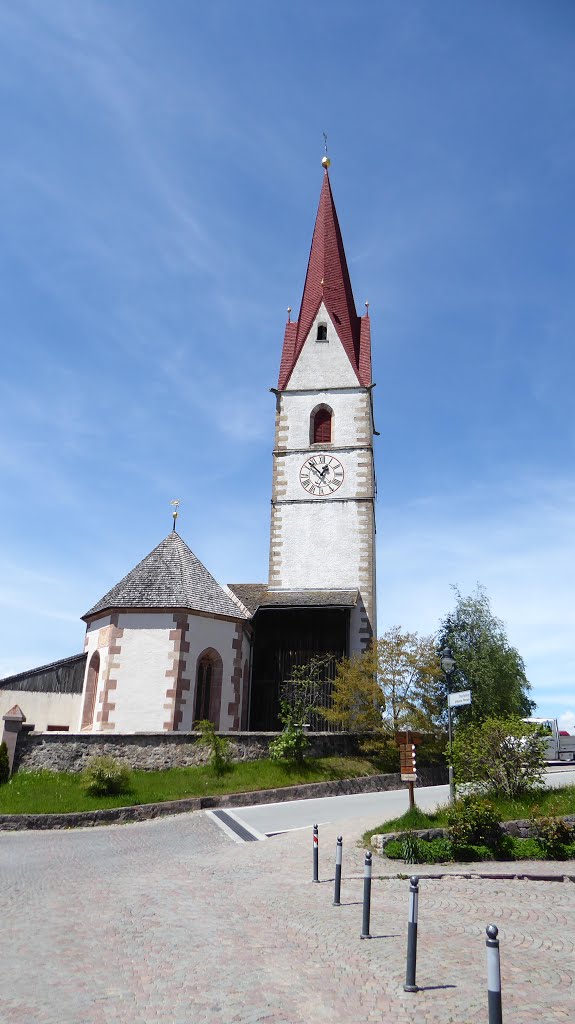 Verano (Sankt Nikolaus kirche) by Vladyslav Savytskyy