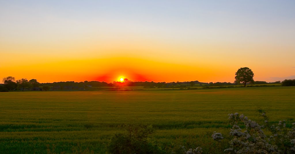 End of another Gnosall day by Shaun Jones