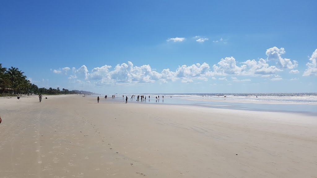 Praia dos Milionários em Ilhéus by Rafael Arcangelo