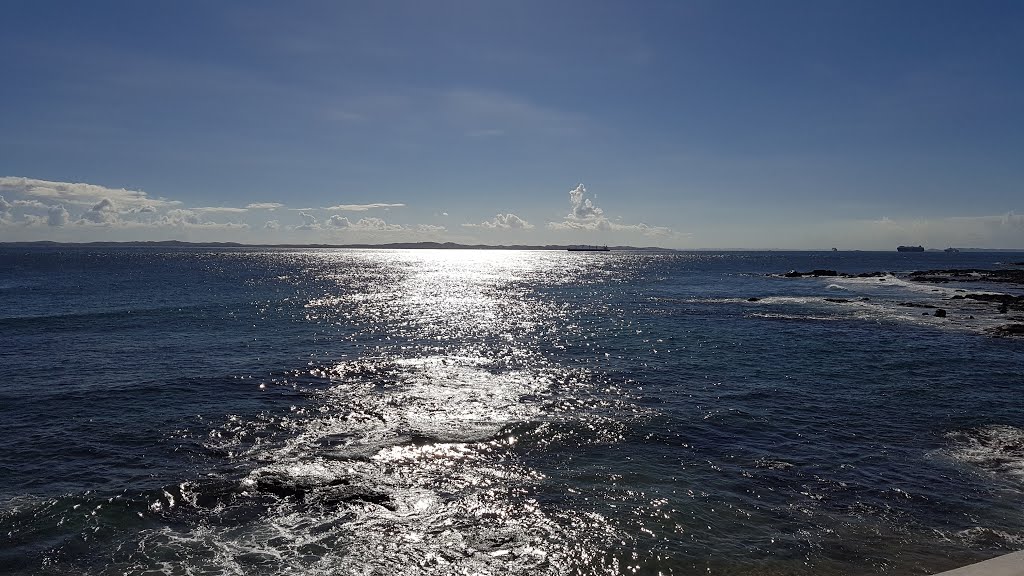 Praia da Barra by Rafael Arcangelo