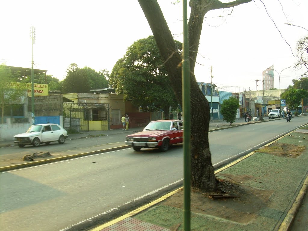 Maracay - Estado Aragua (Venezuela) by Edgar Alexander Tova…