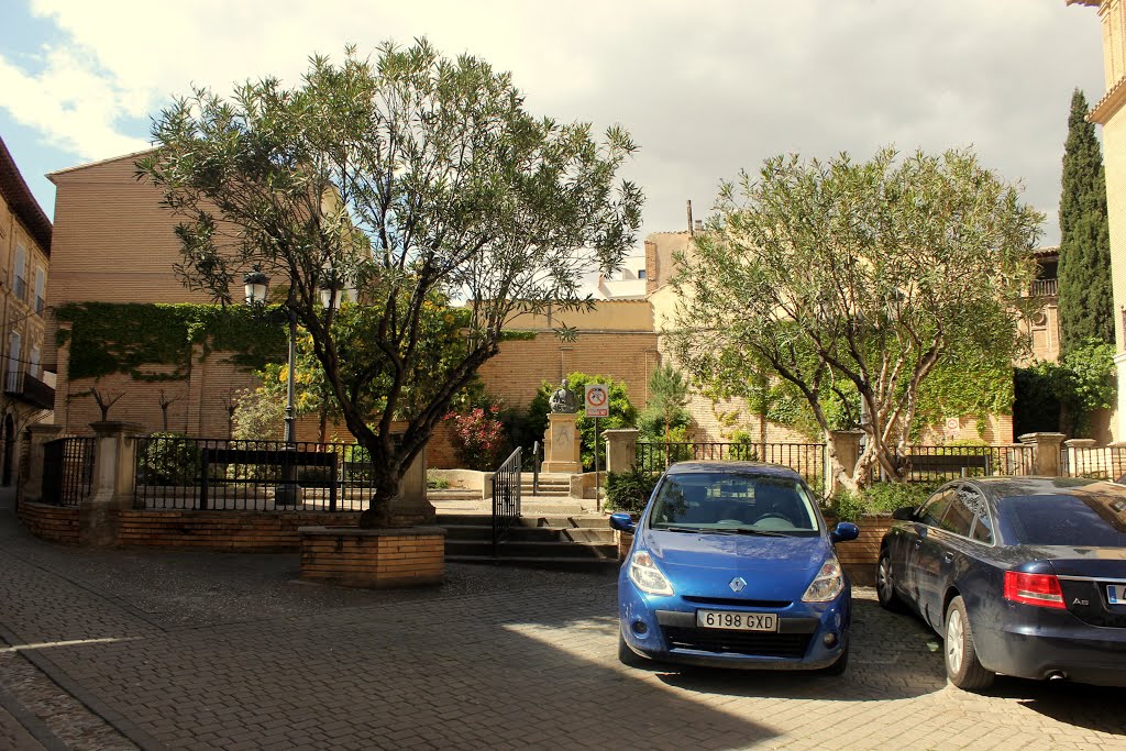 CORELLA (NAVARRA) PLAZA FRENTE A LA CASA DE LOS ARRESE, EN EL CENTRO HISTÓRICO DE CORELLA by JOSE LUIS OROÑEZ