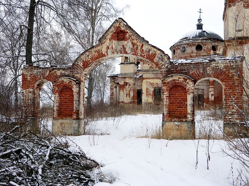 Д. Переслегино. Церковь Александра Невского и церковь Петра и Павла. by Виктор Скалдин