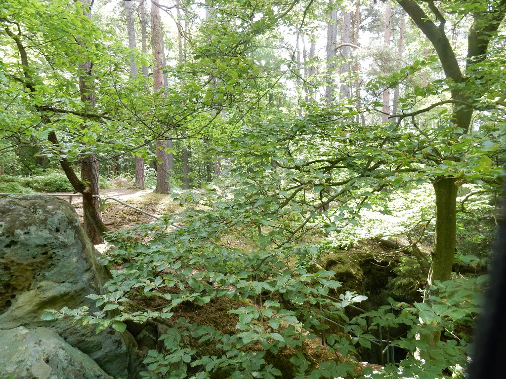 Larochette, Luxembourg by Nikos Sarantakos