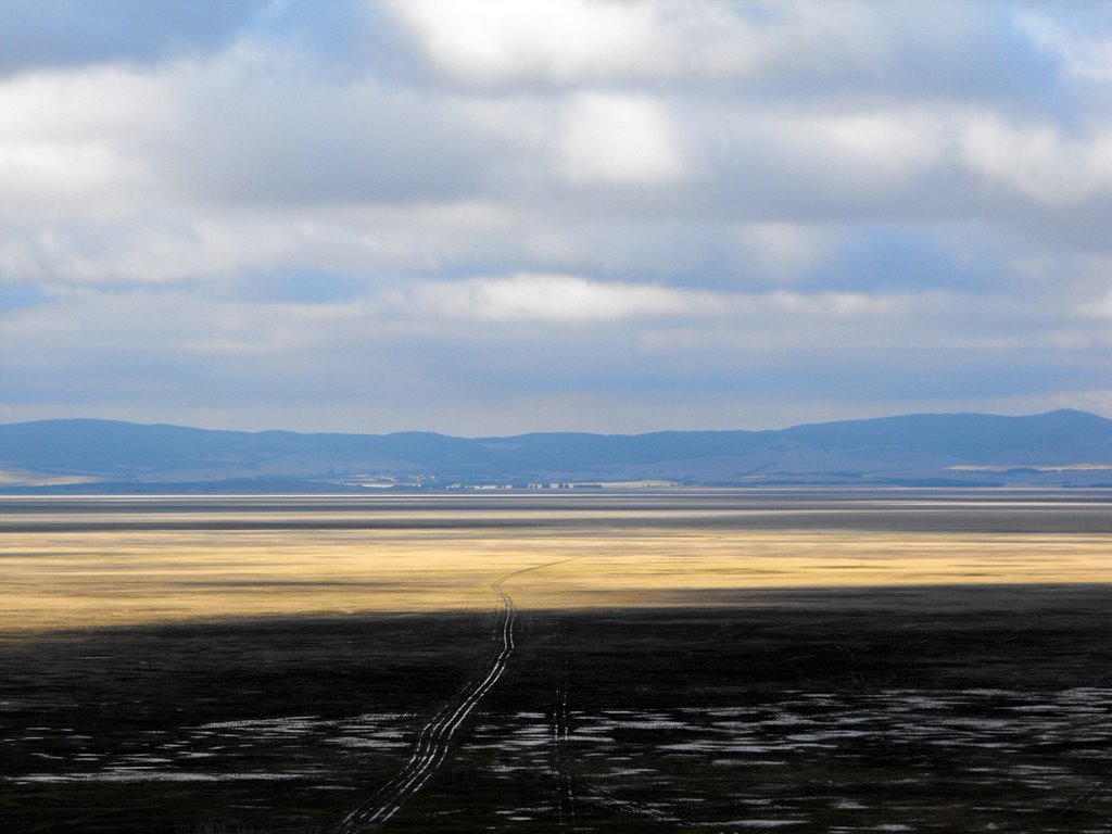 Lake George - From Federal Hwy by Ian Miller