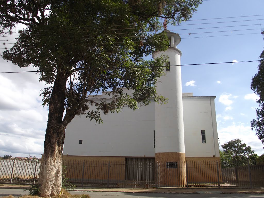 Igreja São Sebastião Bambuí by vichv