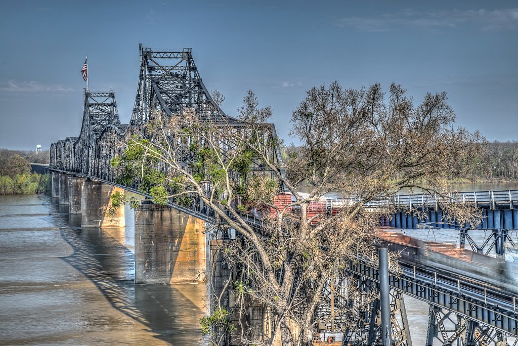 16-10-018: old vicksburg bridge by David Dugan