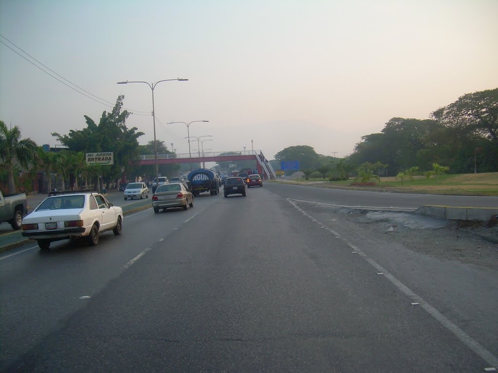 Maracay, Estado Aragua (Venezuela) by Edgar Alexander Tova…