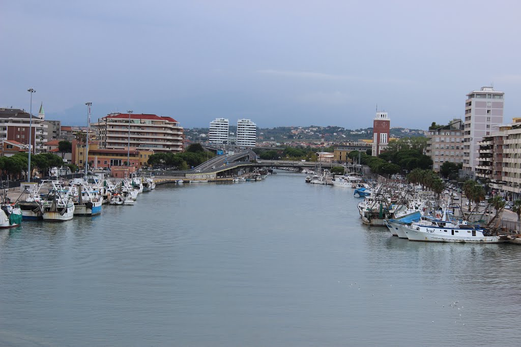 Italia: Pescara, Mar Adriático by Carlos Petracca