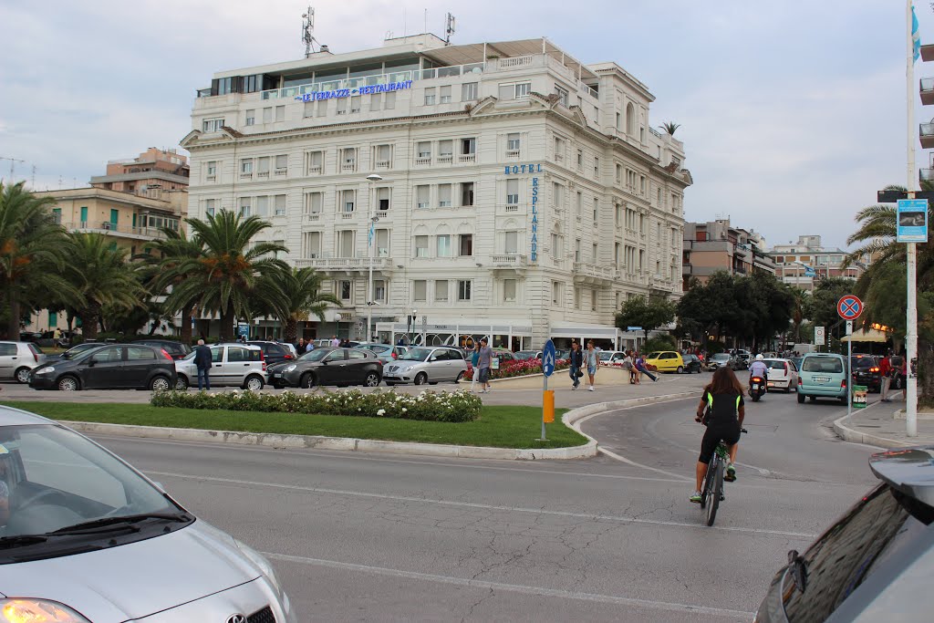 Italia: Pescara by Carlos Petracca