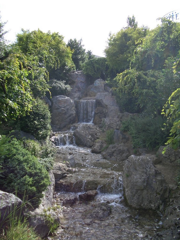 Parque Yamaguchi-waterfall by junya morikawa