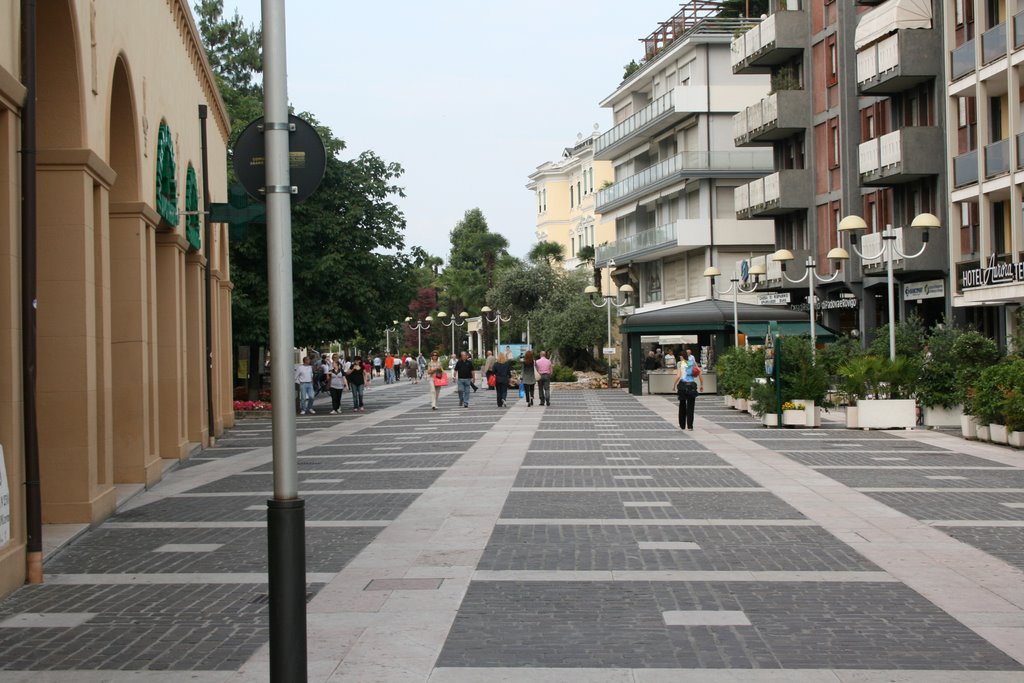 VIA PIETRO D'ABANO by stefano pintore