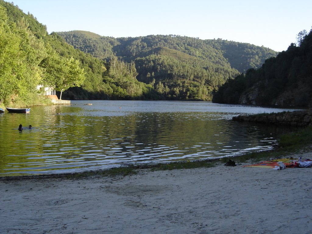 Praia da Cova by Raft