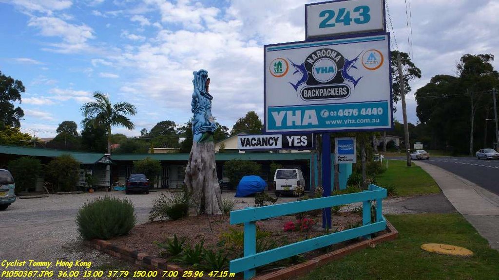 Narooma YHA by Tommy Au