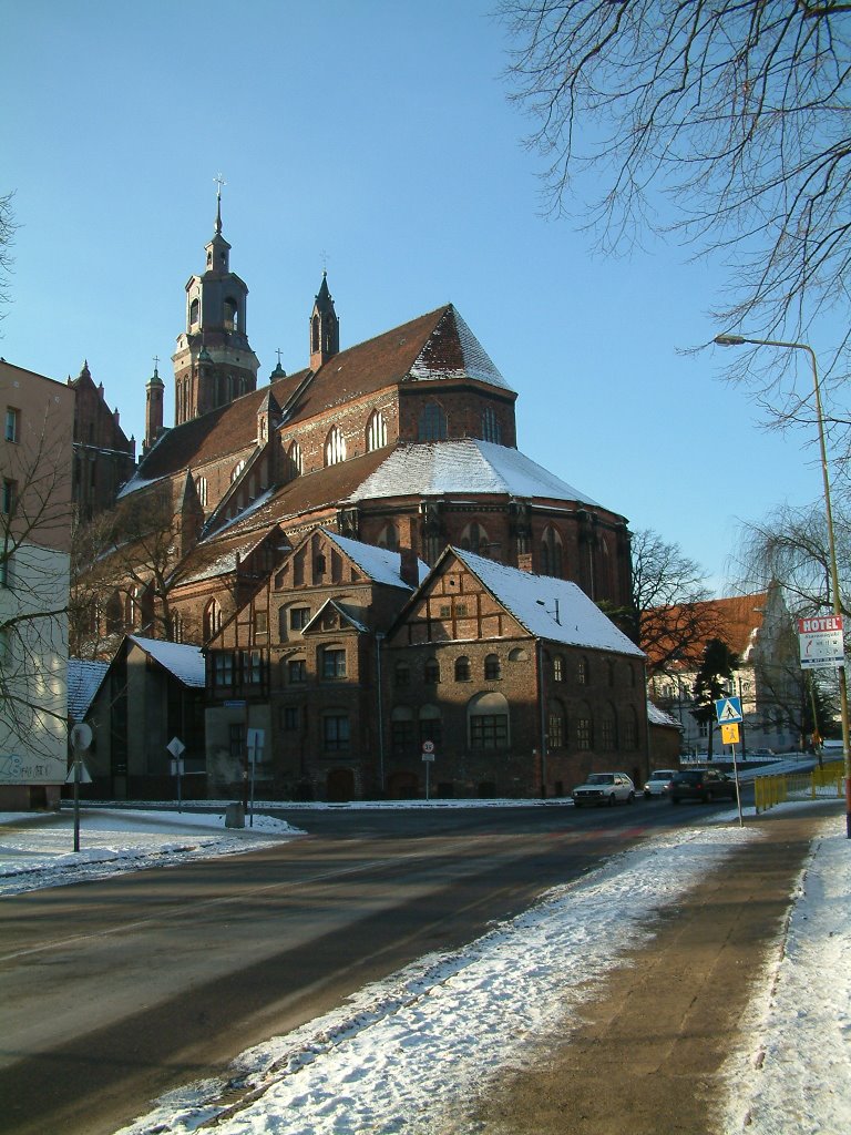 Kolegiata NMP od strony południowo-wschodniej by Jan Osiejuk