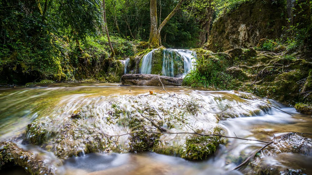 Cascade de la Turasse, Roquefort-les-Cascades by Nicolas Fourcade