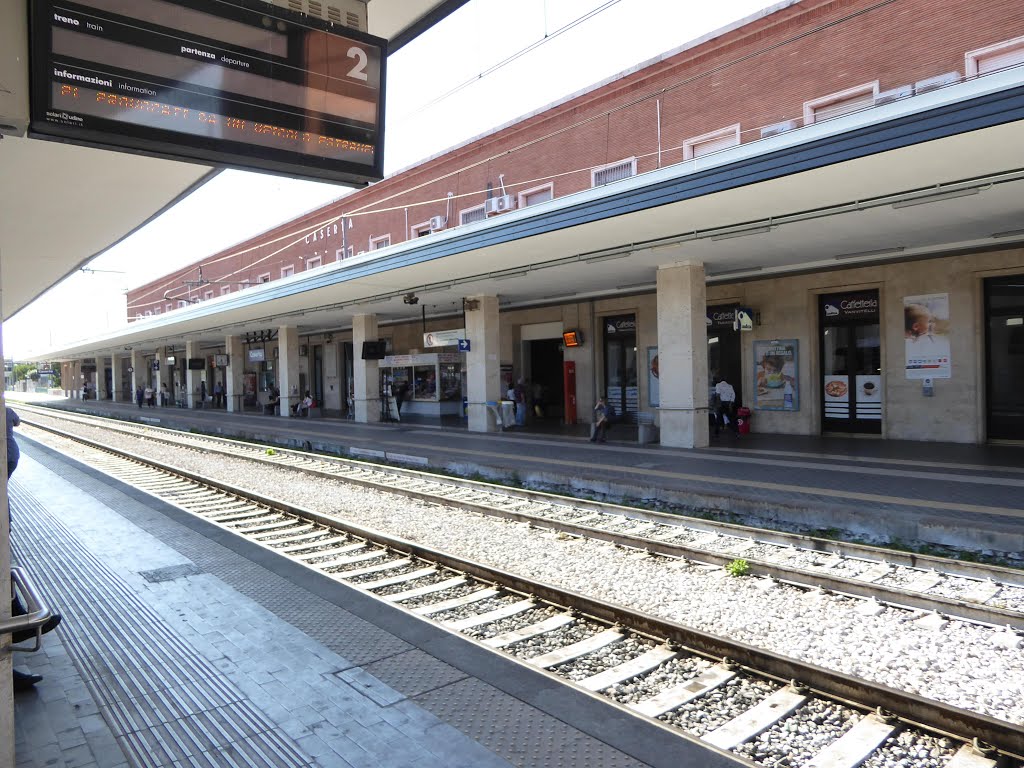 Stazione di Caserta by Vladyslav Savytskyy