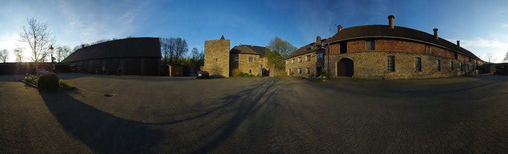 Wasserburg Haus Kemnade by Ralf Uzat