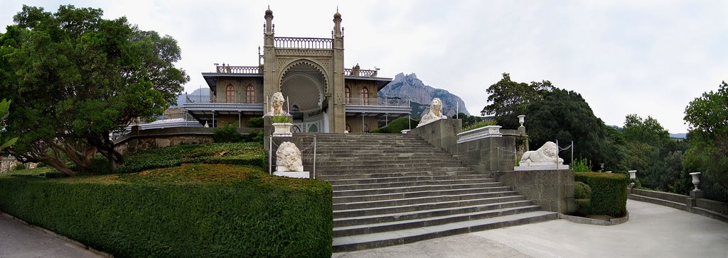 Vorontsov Palace. Krym. photoalb.us by Andrey Ivanitsky