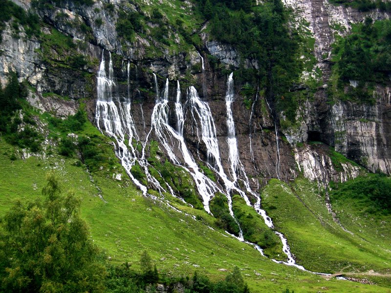 Tränen der Berge by dschwerzmann