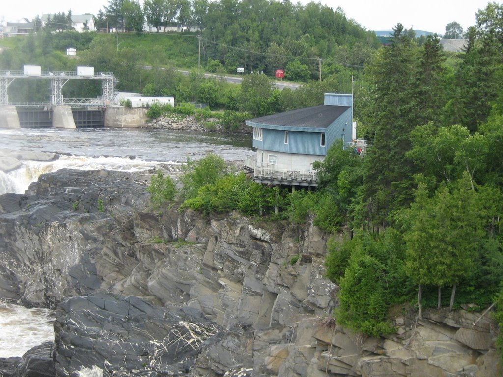 Centre d'interprétation des Chutes by Mathieu D.