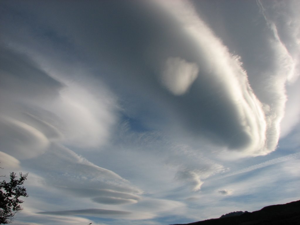 Clouds over El Chalten by kontra1