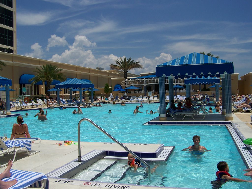 The Beau Rivage Pool by lanie26