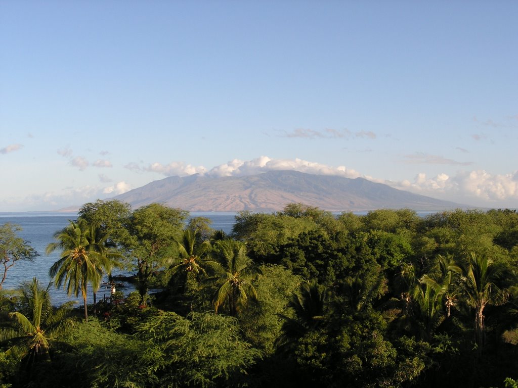 NorthWest Maui from the Maui Prince by linepouchard