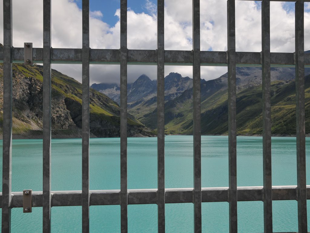 Bitte nicht Füttern! Lac de Moiry 1 by hufiz