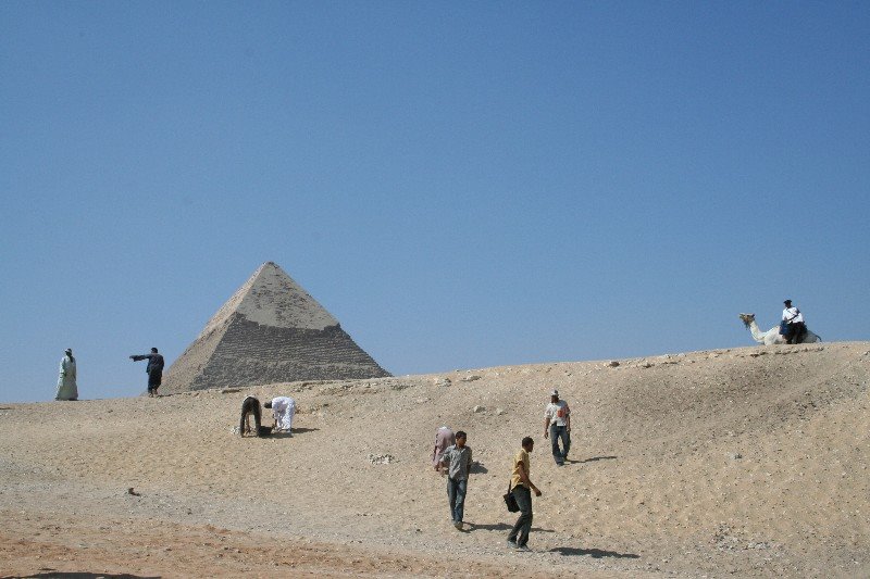 Pyramid of Giza by Styve Reineck