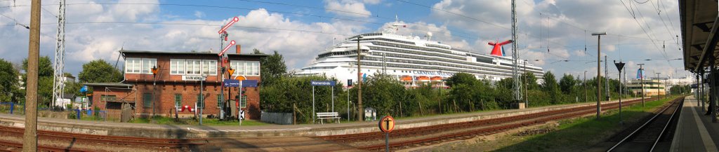 Warnemünde, Bahnhof und Cruise Ship by vtgbart