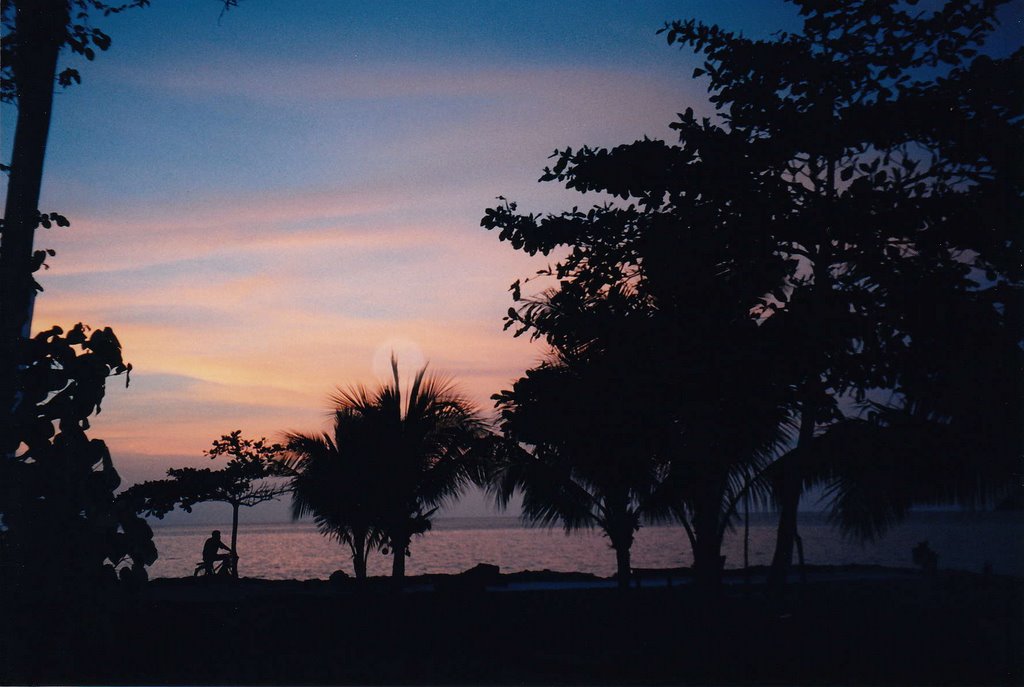 Koh Chang, Klong Phrao, Sunset by fredisuter