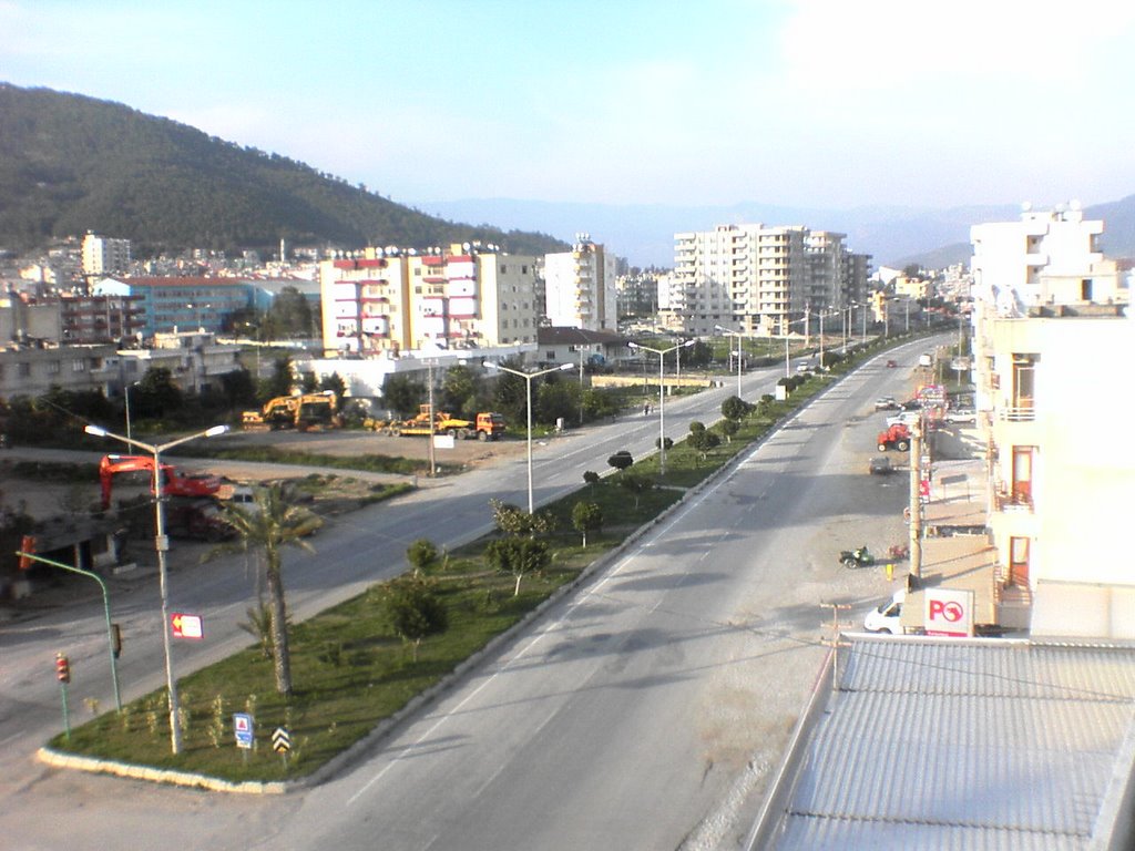 Antalya asfaltı adein anten kurduğu evin çatısı by Ahmet GÜREŞ