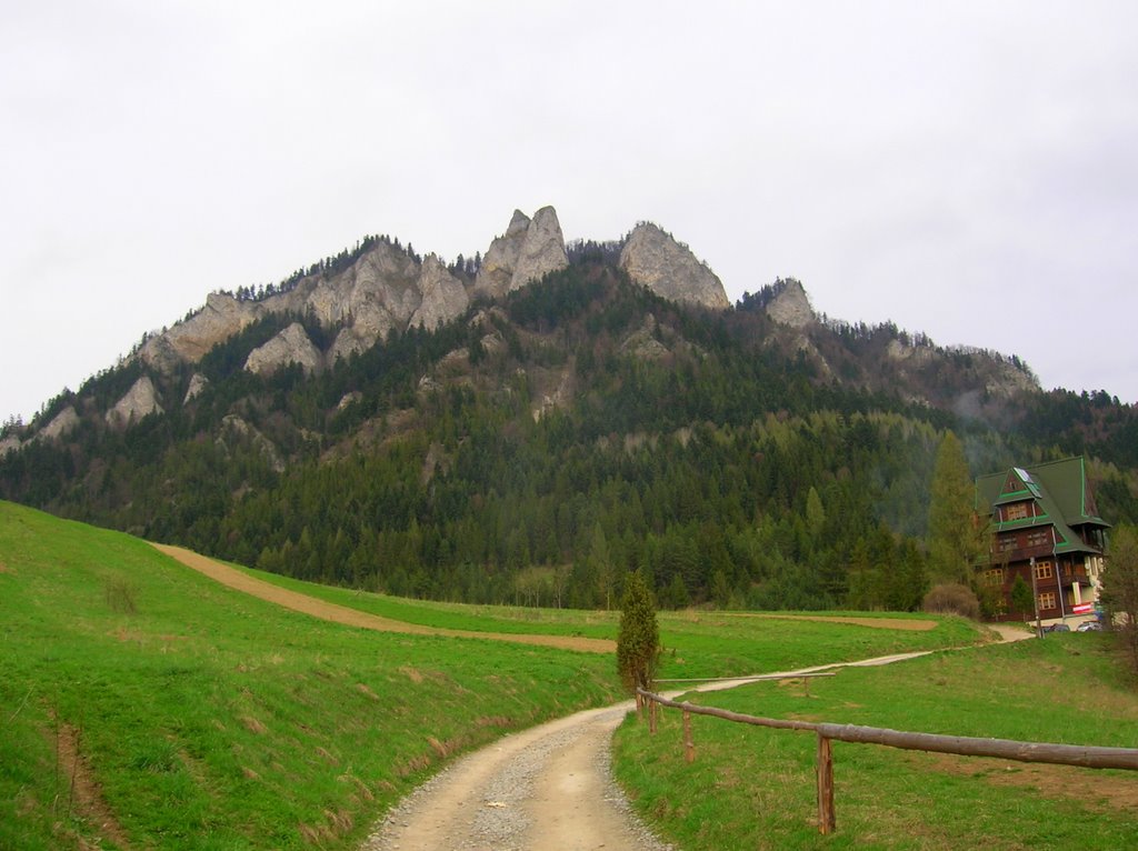 Trzy Korony, Pieniny (Poland) by Agnieszka Śmigowska