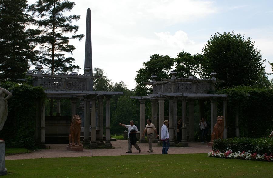 Кагульский обелиск с перголой / Obelisk of Kagul with a pergola (26/07/2007) by Dmitry A. Shchukin