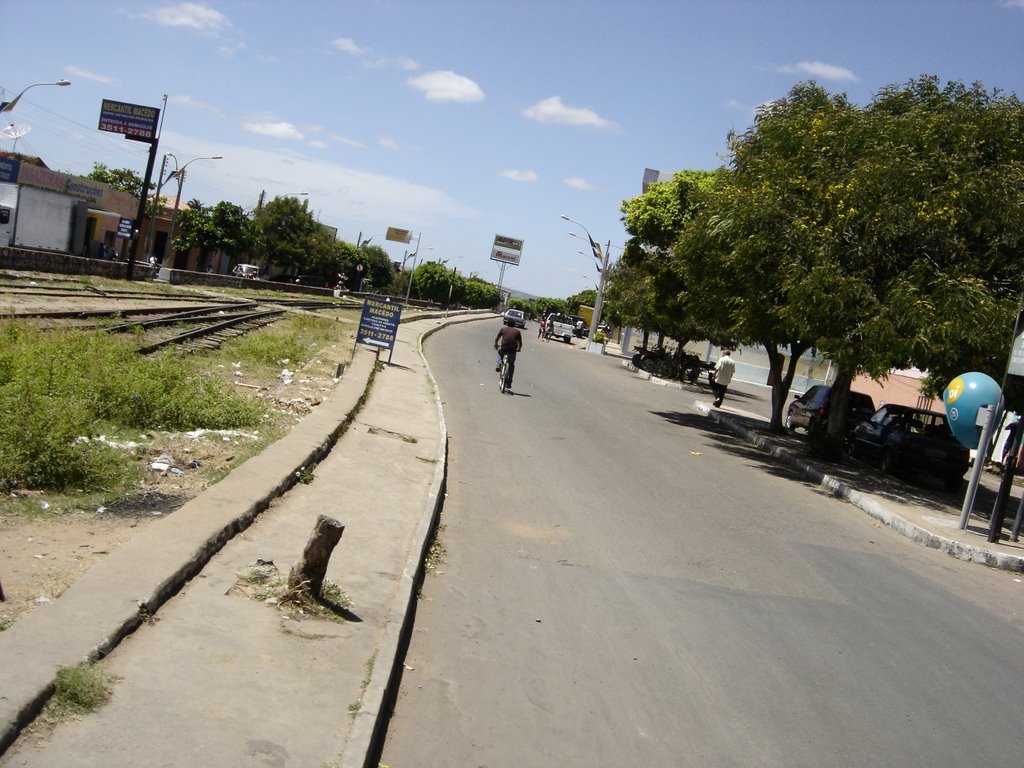 Av. Carlos Cruz (Trilho) by Franklin Josimar