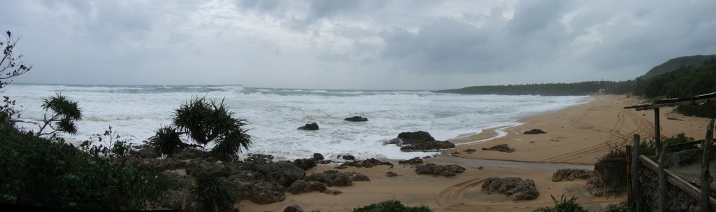 墾丁後壁湖白沙灣-Kending White Sand Bay-海角七號-阿嘉看海的海邊+颱風來時的大浪~ by leric6