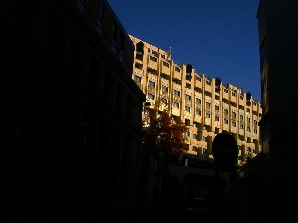 Hotel Ibis, Place de Clichy by Beair