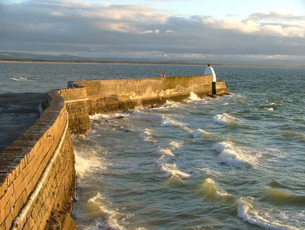 Burghead Pier by daffyducksie