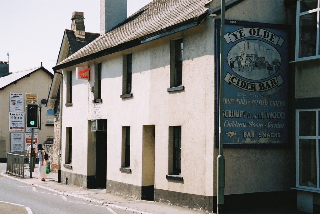 Cider Bar, Newton Abbot by Colin Anderson