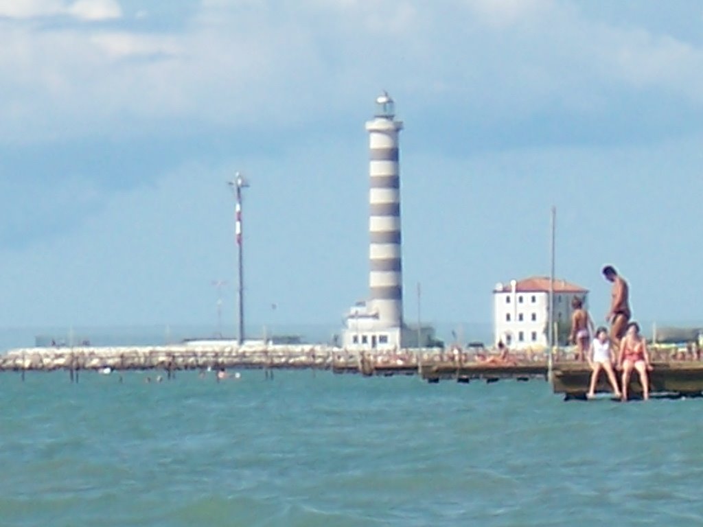 Il faro di Jesolo by giulio fecchio